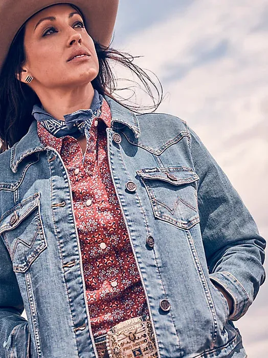 WRANGLER WOMEN'S CLASSIC FIT DENIM JACKET